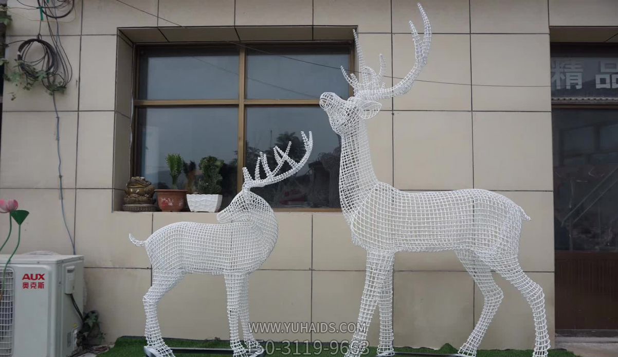 不銹鋼創(chuàng  )意戶(hù)外草坪鏤空照明梅花鹿雕塑