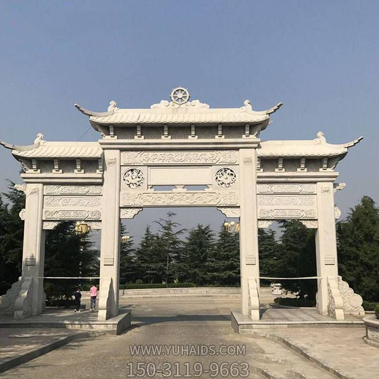 景區墓園入口擺放大理石雕刻仿古建筑三門(mén)石牌坊雕塑