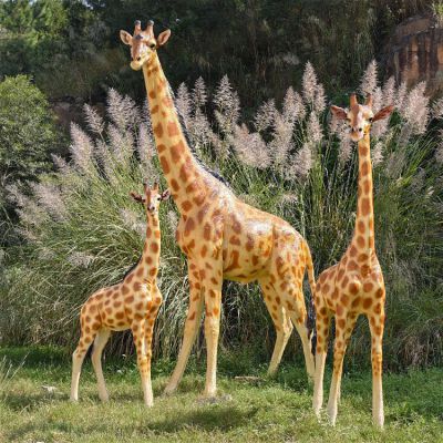 動物園大型仿真動物，園林玻璃鋼彩繪長頸鹿