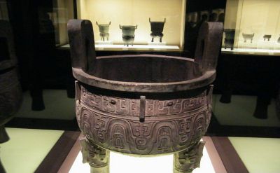 博物館青銅古代文物景觀(guān)鼎雕塑