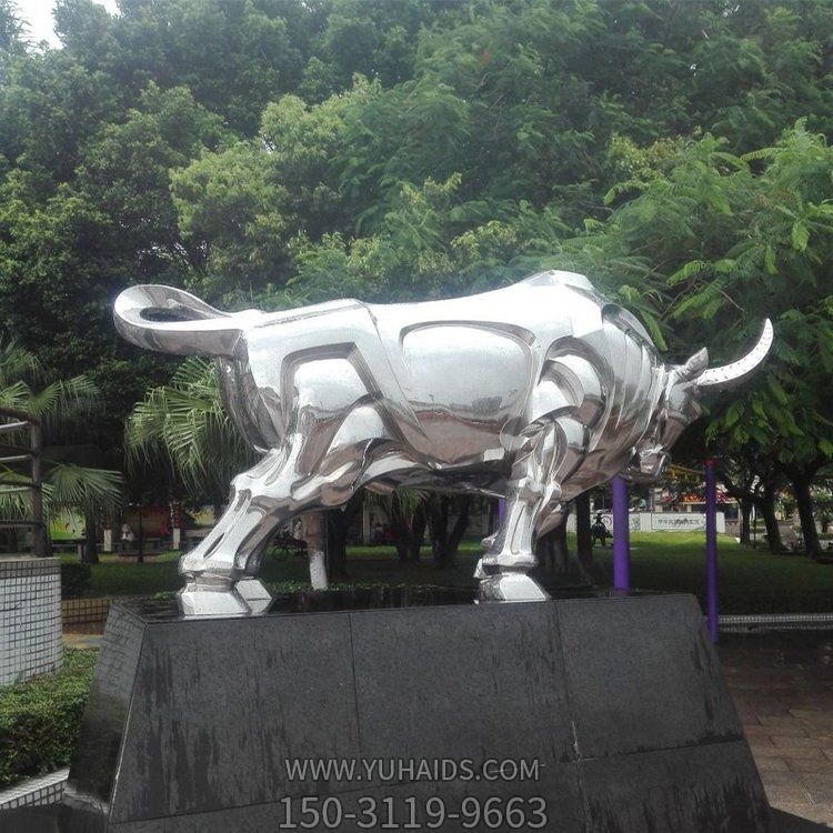 公園戶外擺放不銹鋼鏡面華爾街牛雕塑