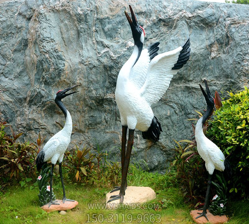 公園景區玻璃彩繪丹頂鶴雕塑