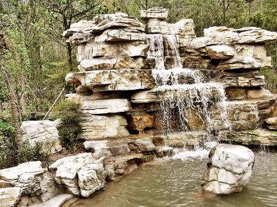 公園湖水千層石造型假山景觀雕塑