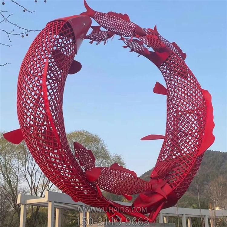 景區公園不銹鋼鏤空創(chuàng  )意圓形鯉魚(yú)雕塑