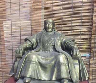 玻璃鋼仿銅坐像雕塑內蒙古文化雕塑公園廣場(chǎng)美陳擺件成吉思汗雕塑