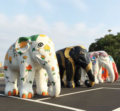 公園玻璃鋼彩繪創(chuàng  )意一排景觀(guān)裝飾品大象雕塑