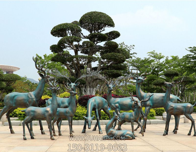 公園景區創(chuàng  )意一群玻璃鋼彩繪鹿雕塑