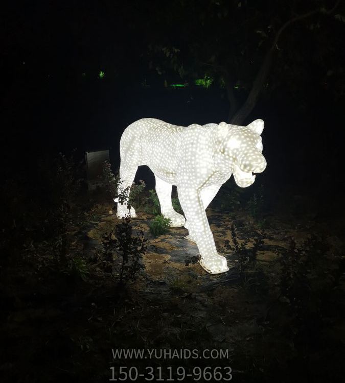 公園太陽(yáng)能發(fā)光照明動(dòng)物獅子雕塑