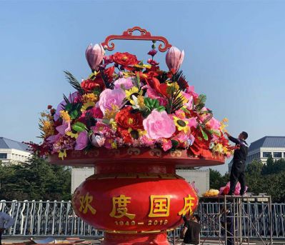 公園廣場創(chuàng)意彩繪鮮花花籃雕塑